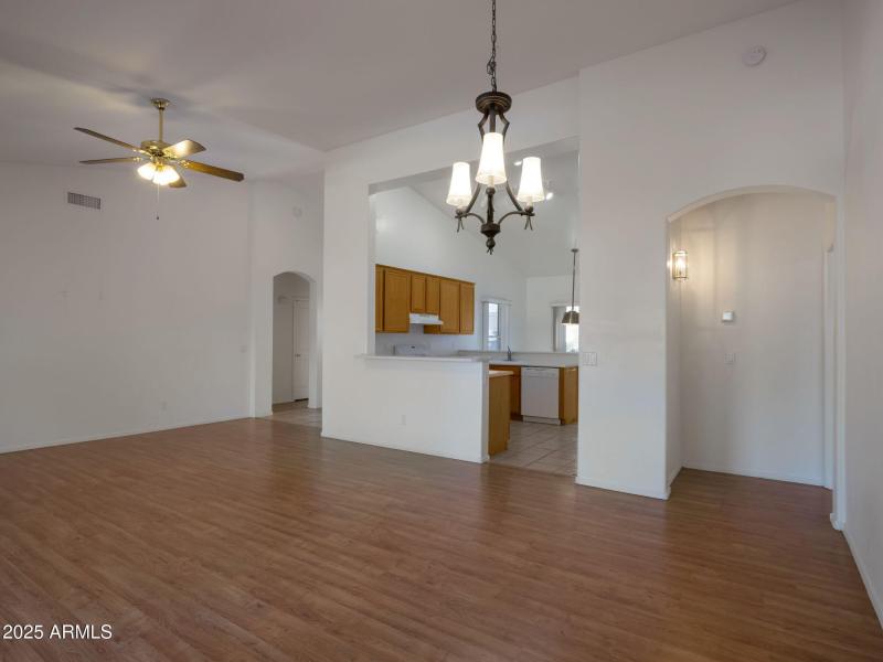 7-web-or-mls-Qp-1013079