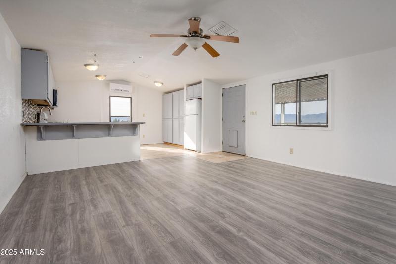 220 S Bright Star Ln