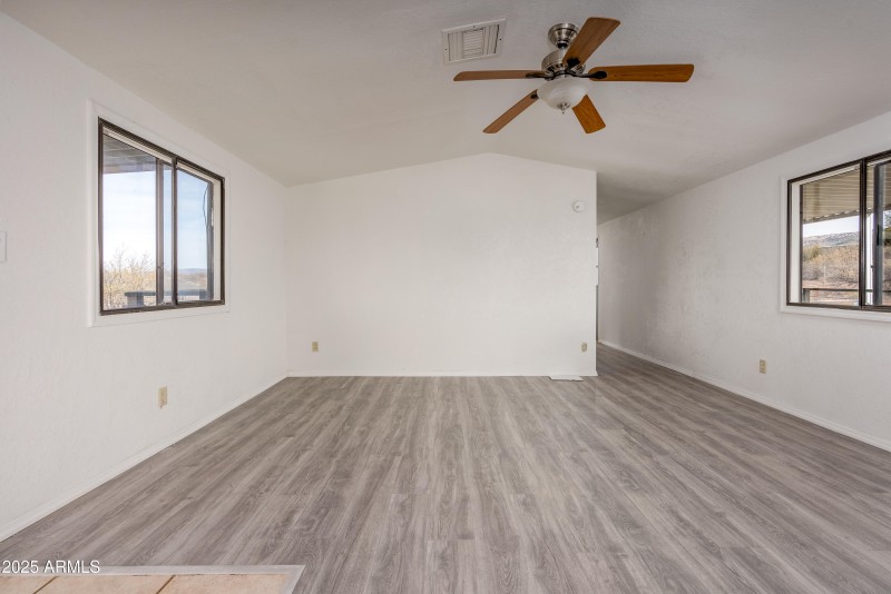 220 S Bright Star Ln