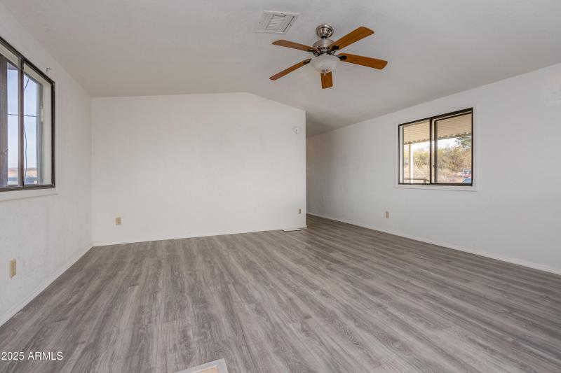 220 S Bright Star Ln