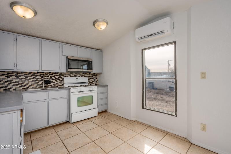 220 S Bright Star Ln