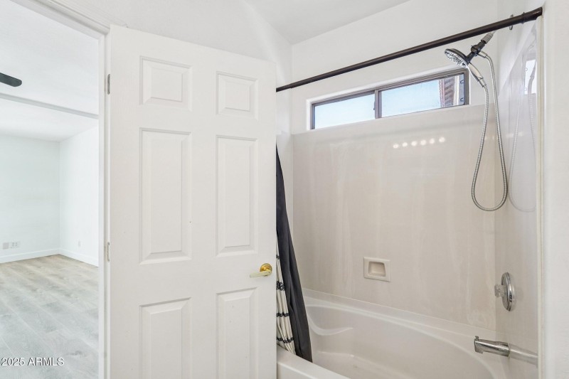 25-web-or-mls-W Kuralt Dr-S3010-025