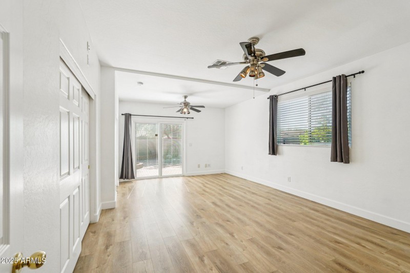 12-web-or-mls-W Kuralt Dr-S3010-012