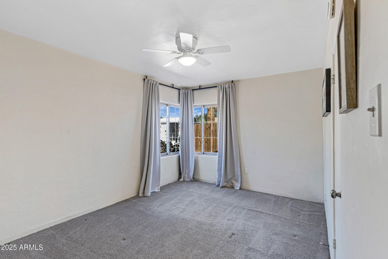 Bedroom 229 W Mission Ln-15