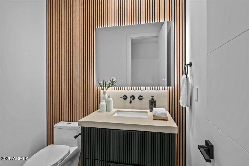 078-Upstairs Powder Room