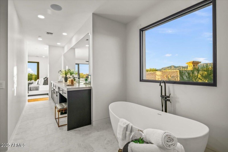 082-Upstairs Bath Views