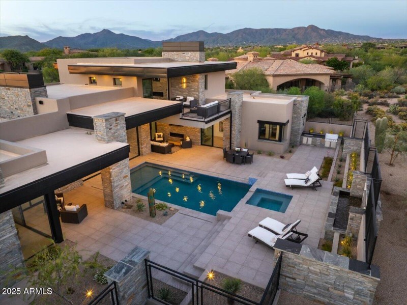 092-Resort Style Living