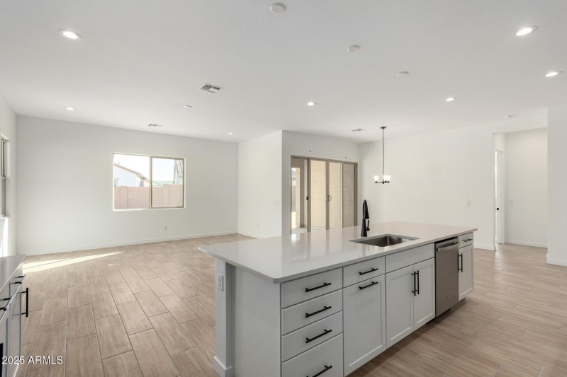 13 - Avenida Del Sol