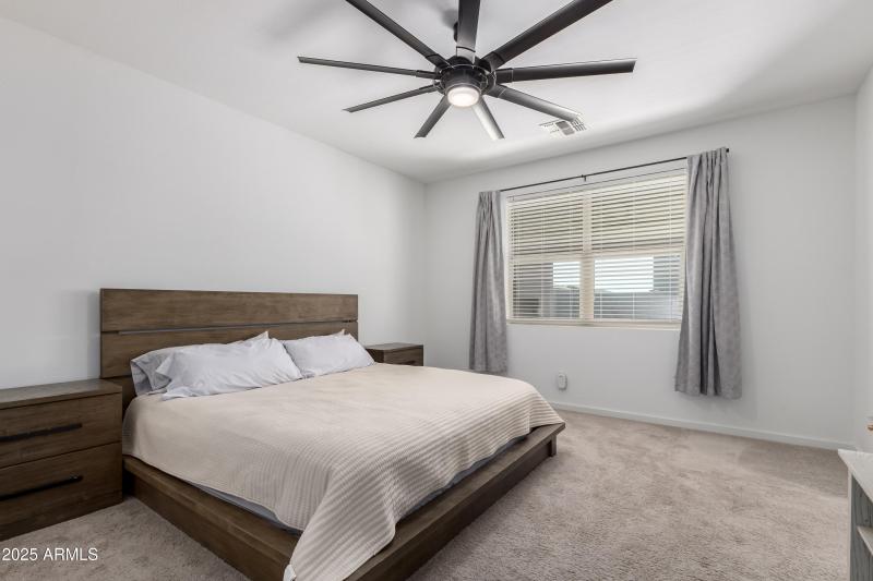 B1B5F754-AD27-40BA-8BC8-368AAFDF0638