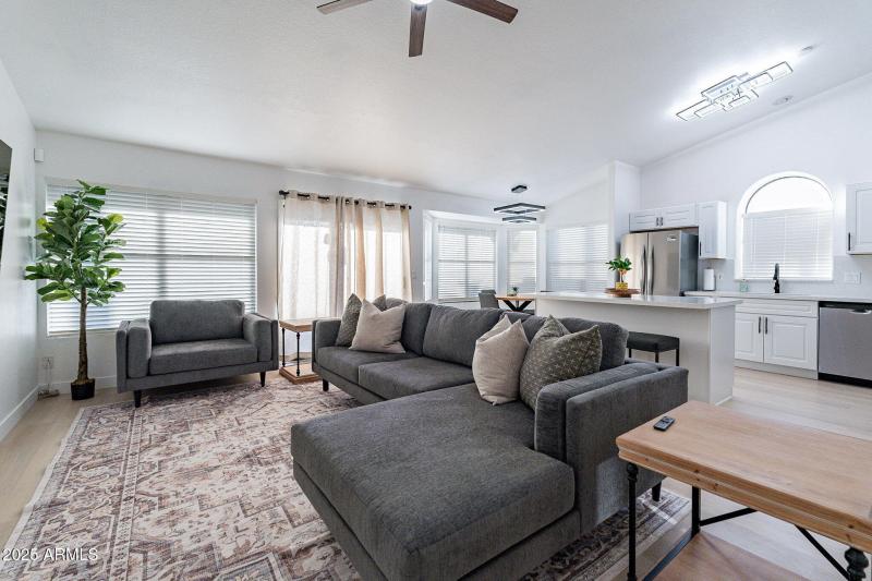 16-web-or-mls-Glendale-16