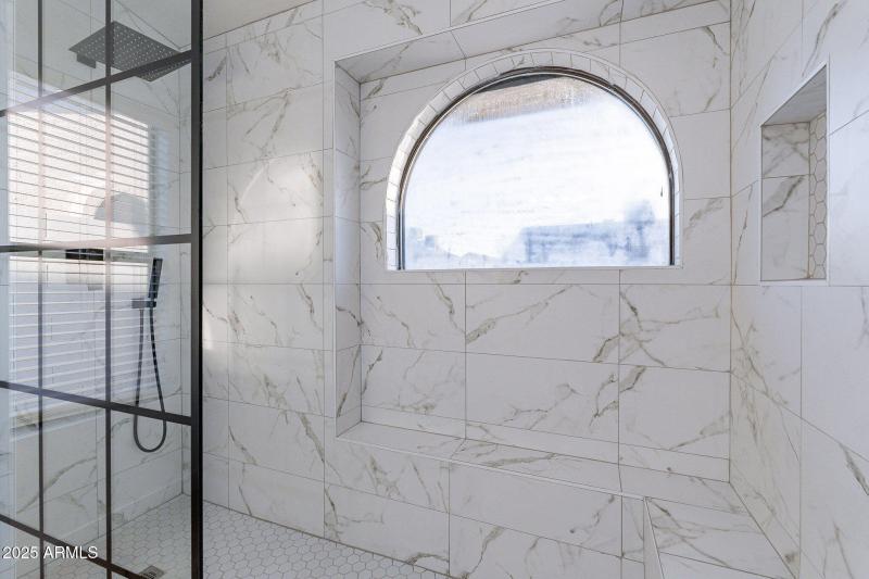 25-web-or-mls-Glendale-25