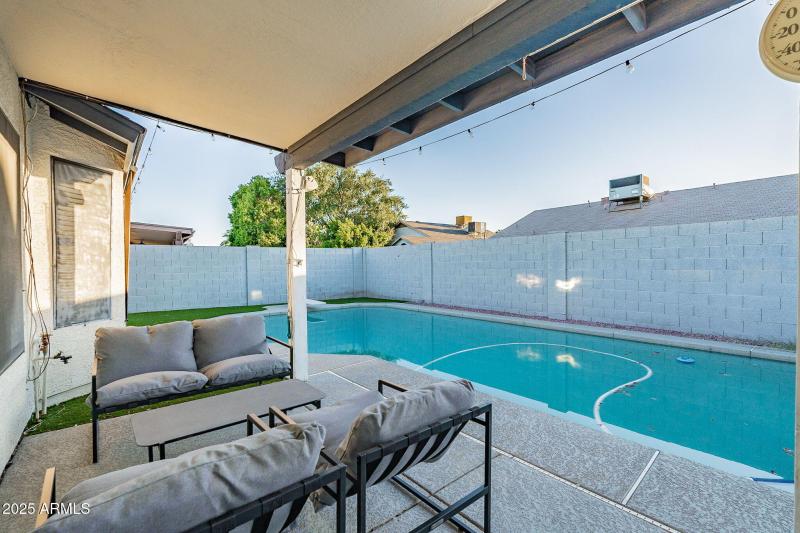 34-web-or-mls-Glendale-34