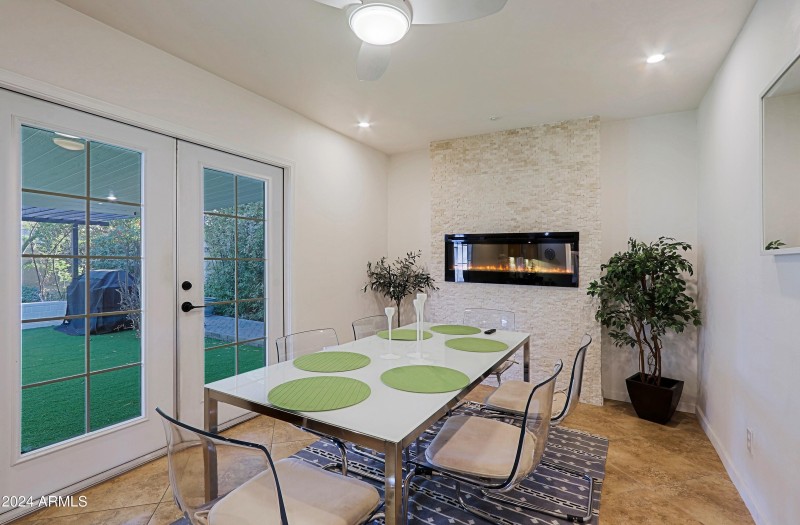 Breakast Nook - Wall Fireplace