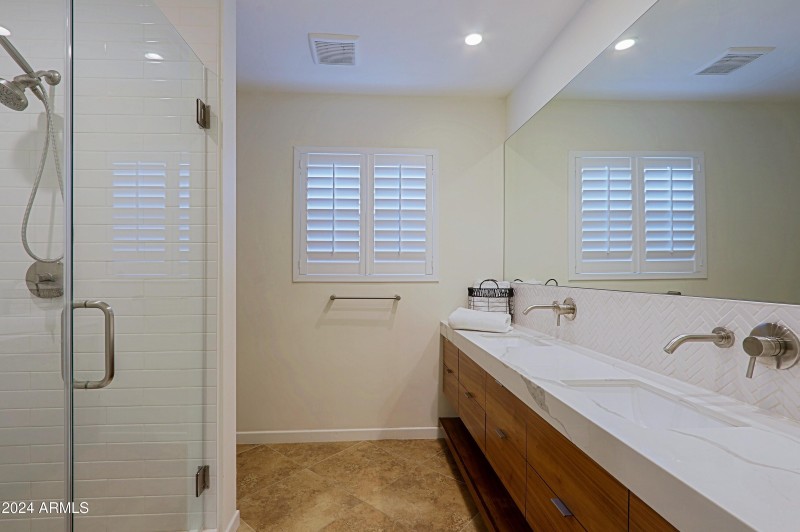 Master Bath - Double Vanity