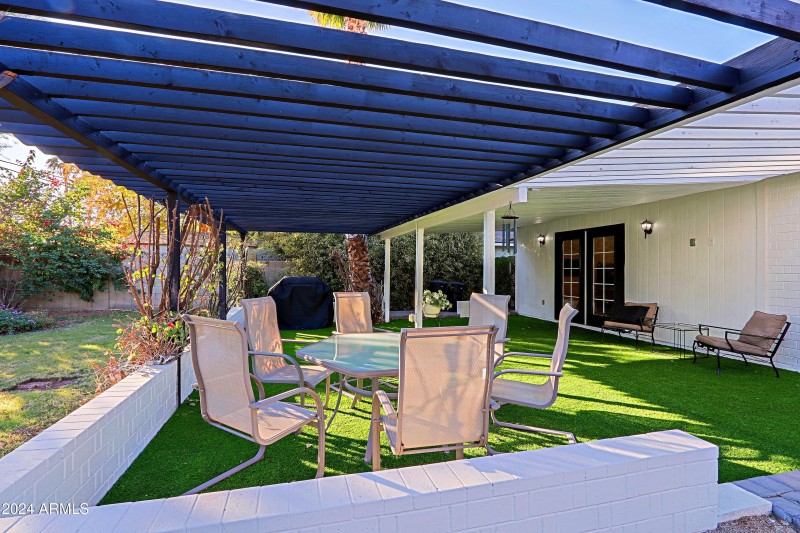 Covered Patio - Gas BBQ