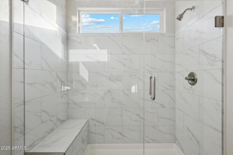 1,658 Master Bath 1 - 192