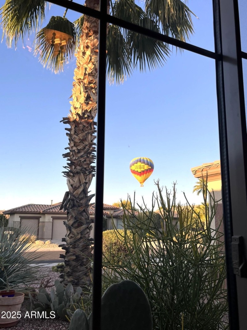 USEFrontyard balloon