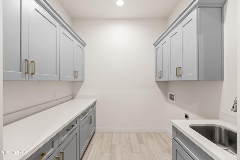 4c laundry room