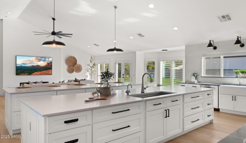 30-web-or-mls-Great Room17