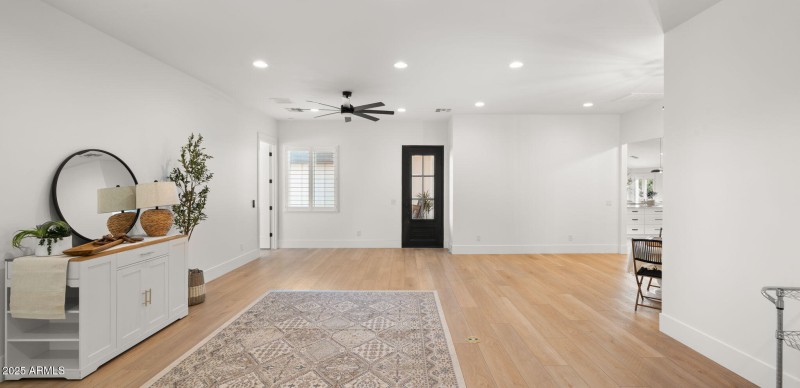 TV Room outside of secondary beds