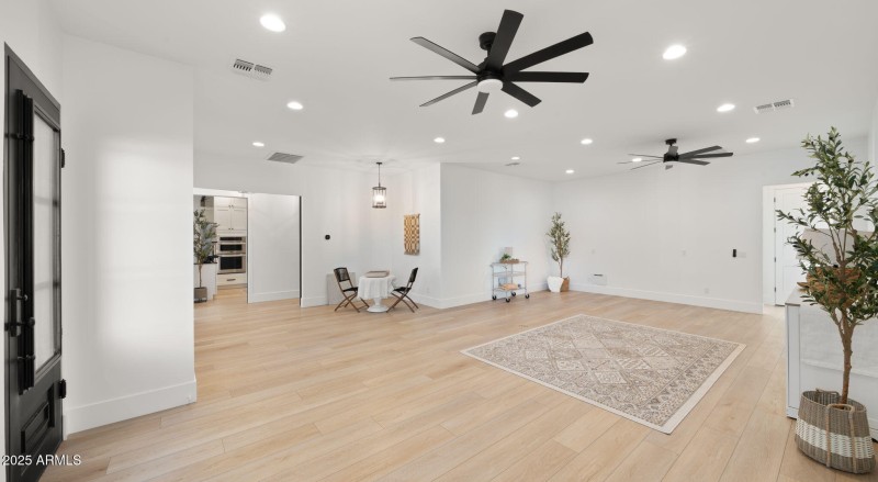 This floorplan is wide open!