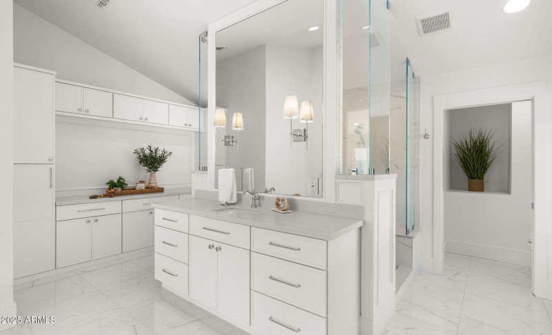 59-web-or-mls-Primary Suite8