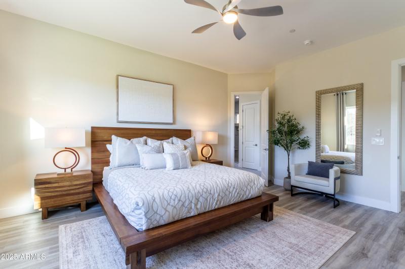 Interior 1580 Southview-13