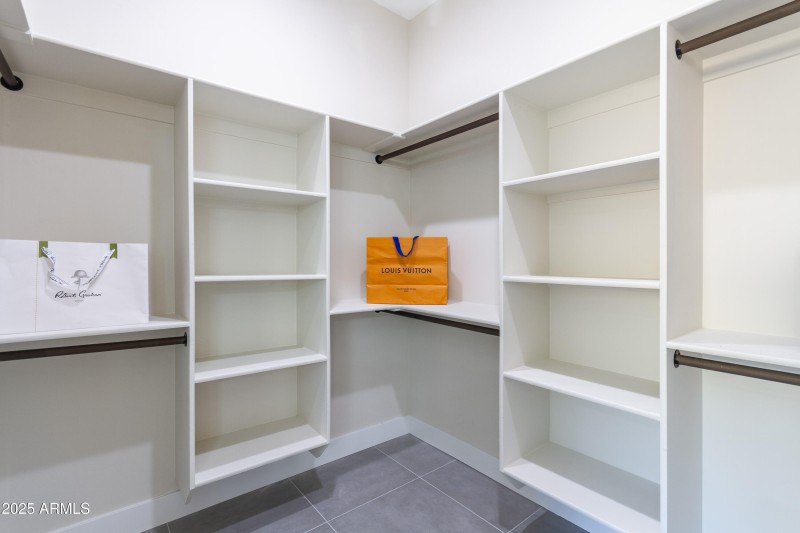 Interior 1580 Southview-16