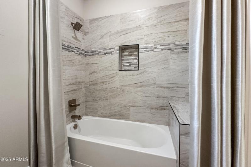 Interior 1580 Southview-20