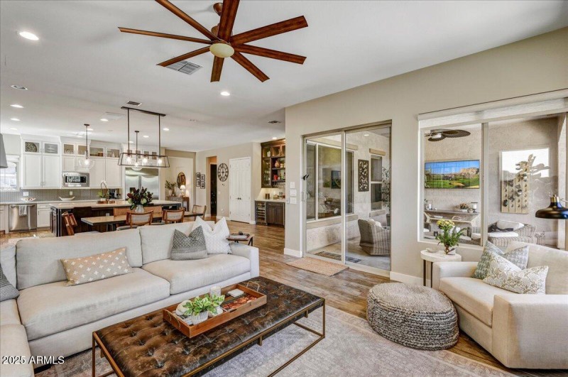 09-Flow to Outdoor Living