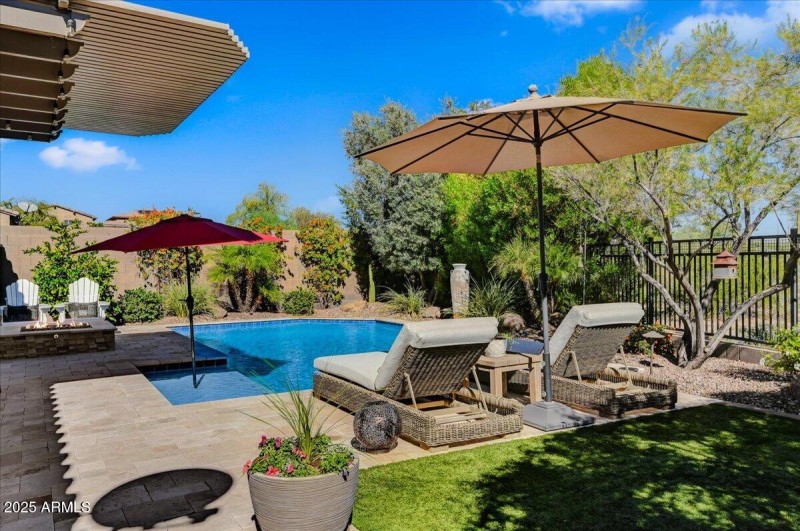 17-Backyard w_View Fence to Open Space