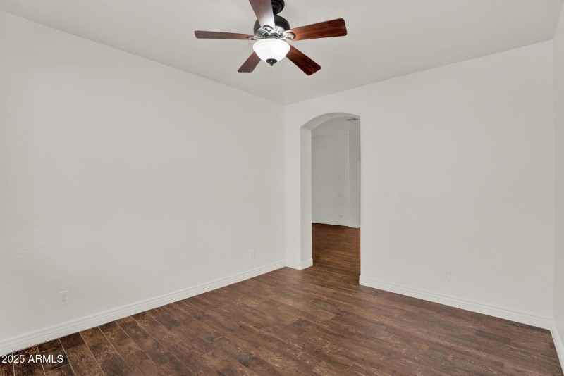 18-web-or-mls-7431 E Norwood St-26