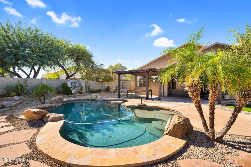 36-web-or-mls-7431 E Norwood St-41