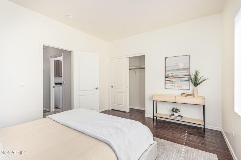 Downstairs bedroom pic 2