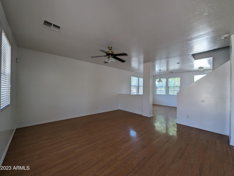 3330 W SAINT ANNE AVE