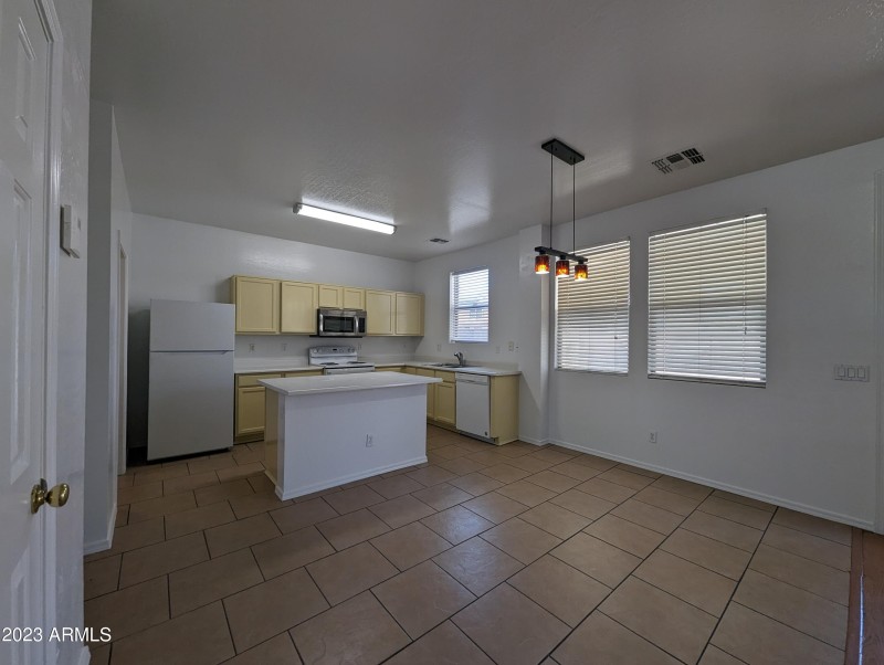 3330 W SAINT ANNE AVE