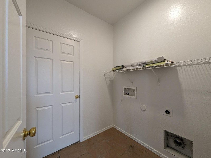 3330 W SAINT ANNE AVE