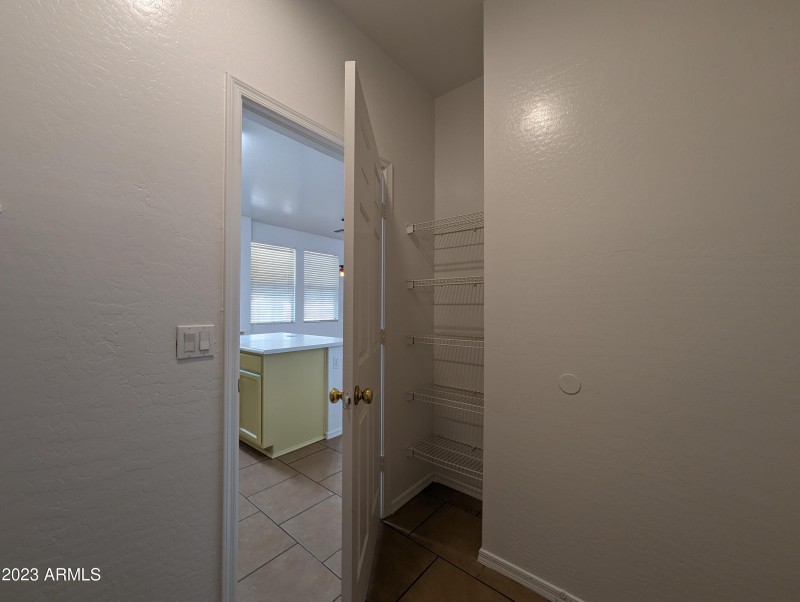 3330 W SAINT ANNE AVE