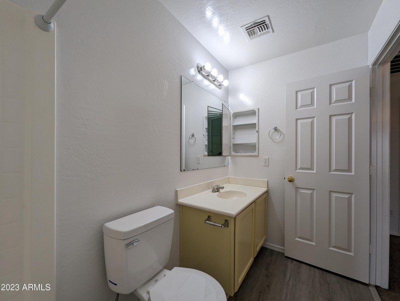 3330 W SAINT ANNE AVE