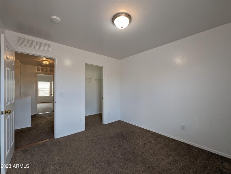 3330 W SAINT ANNE AVE