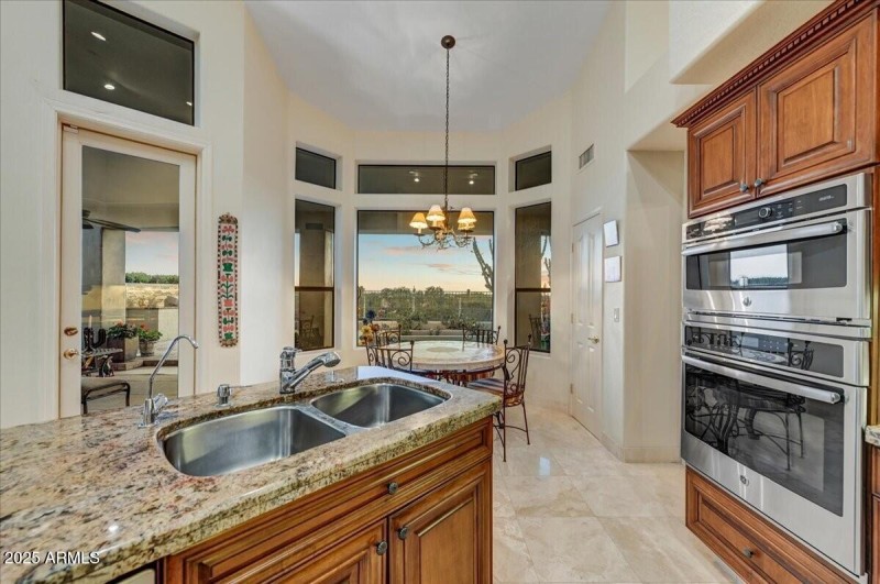 011_11Kitchen Detail