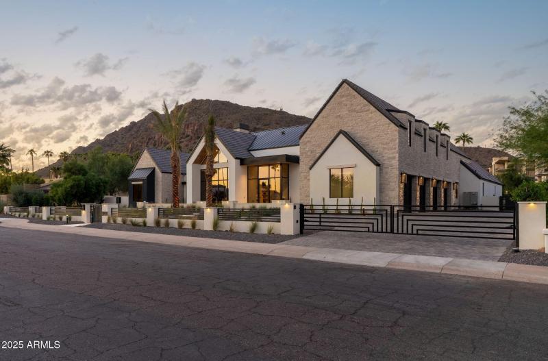 3-web-or-mls-6230-e-hillcrest-blvd