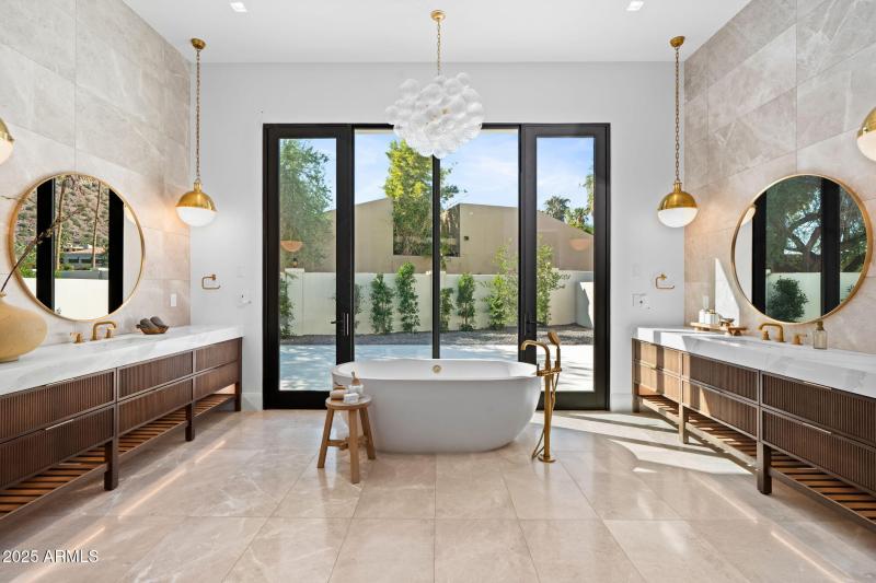 29-web-or-mls-6230-e-hillcrest-blvd