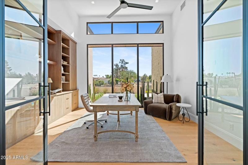 32-web-or-mls-6230-e-hillcrest-blvd