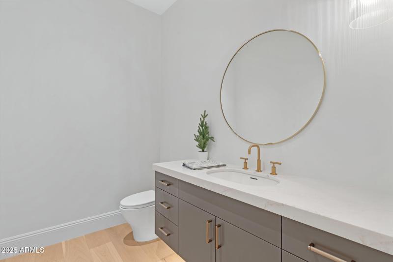 37-web-or-mls-6230-e-hillcrest-blvd