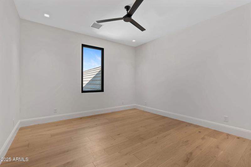 42-web-or-mls-6230-e-hillcrest-blvd