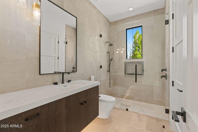 50-web-or-mls-6230-e-hillcrest-blvd