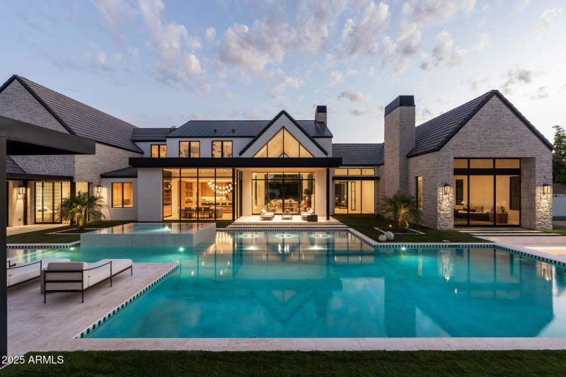 60-web-or-mls-6230-e-hillcrest-blvd