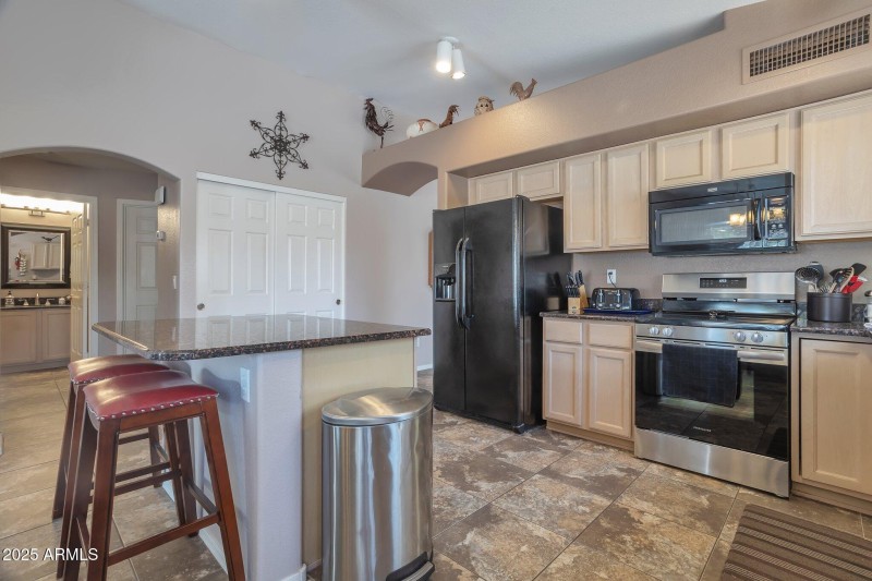 9-web-or-mls-QPT Photo - MEP_7339