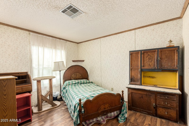 Third Bedroom with Vintage Charm